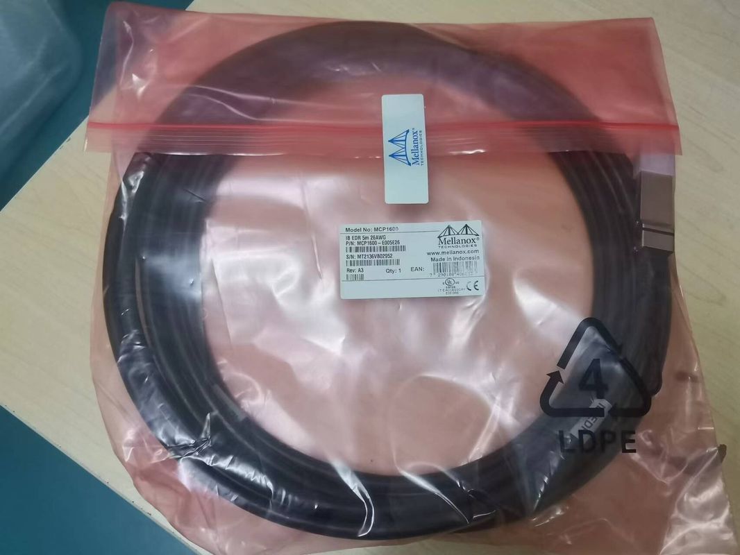 Cabo de cobre InfiniBand EDR do anexo MCP1600-E003E26 direto até 100Gb/S QSFP28 3m 26AWG preto